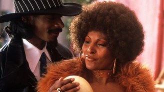 Pam Grier Has Finally Weighed In On Snoop Dogg Fainting In A Pool Of Urine When They First Met