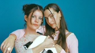 Hinds Launch Their New Album ‘Viva Hinds’ By Teaming Up With Beck On ‘Boom Boom Back’