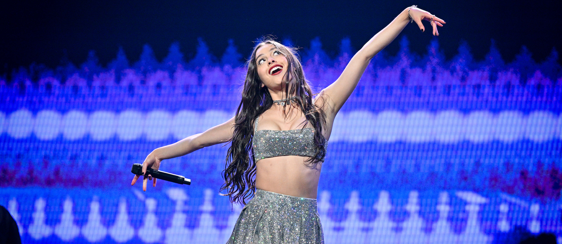 Olivia Rodrigo Wardrobe Malfunction: Video