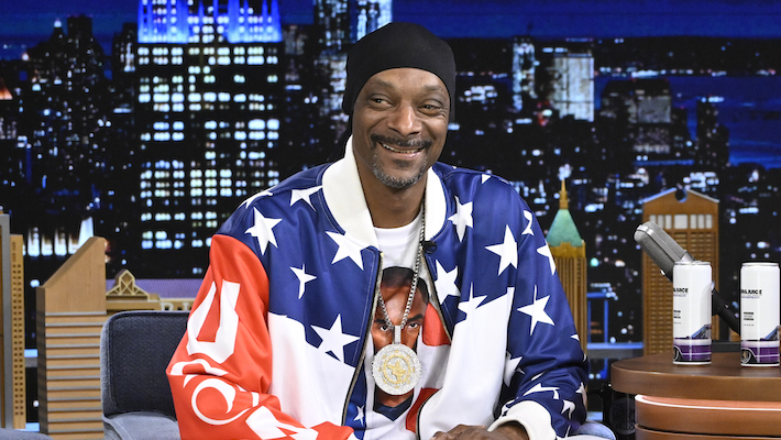 Snoop Dogg Auctioning Memorabilia, Signed Items, Chains #SnoopDogg