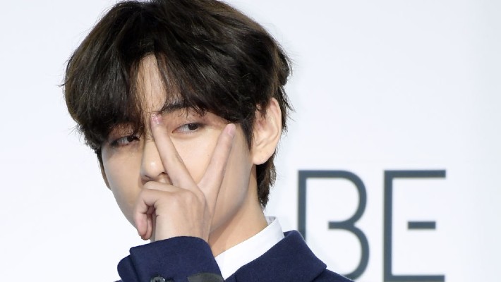 BTS' V Is Covering 'White Christmas' With Bing Crosby