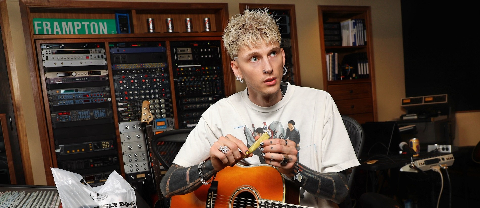 what is mgk's net worth - Ilustrasi 2