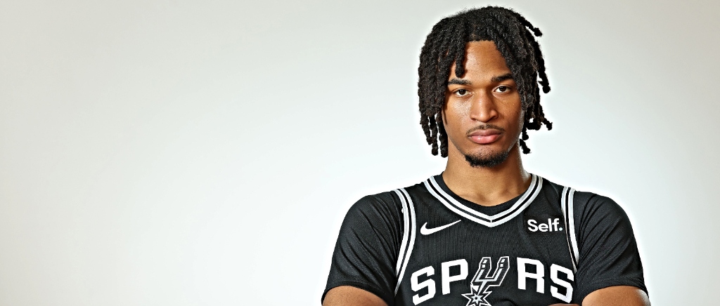 stephon castle top