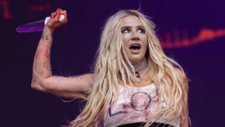 Kesha Claims Her Prop Blade Was ‘Replaced’ With A ‘Real Butcher Knife’ For Her Lollapalooza Performance (And Nobody Told Her Until After)