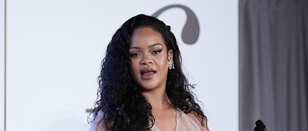 Rihanna The Daily Front Row Fashion Media Awards 2024 (1024x437)