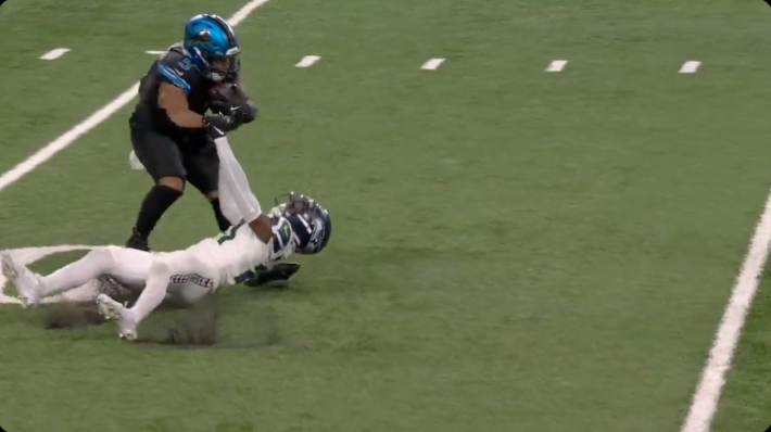 David Montgomery Flattened Devon Witherspoon With An Unbelievable Truck Stick