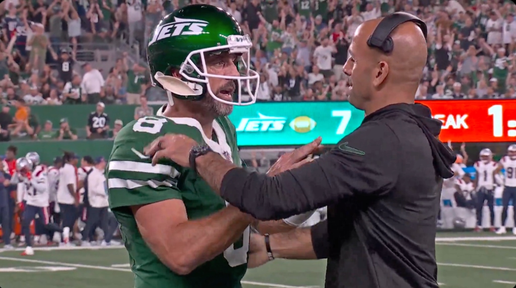 Aaron Rodgers Pushed Away Robert Saleh Trying To Hug Him After A Jets Touchdown