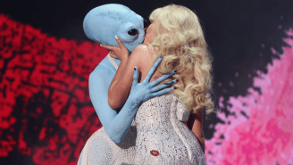 Britney Spears Thinks It’s ‘Weird’ That Sabrina Carpenter Kissed An Alien, Not A Girl, At The VMAs