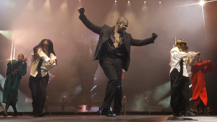 Usher 'Past Present Future' Tour Review: Generational #Usher