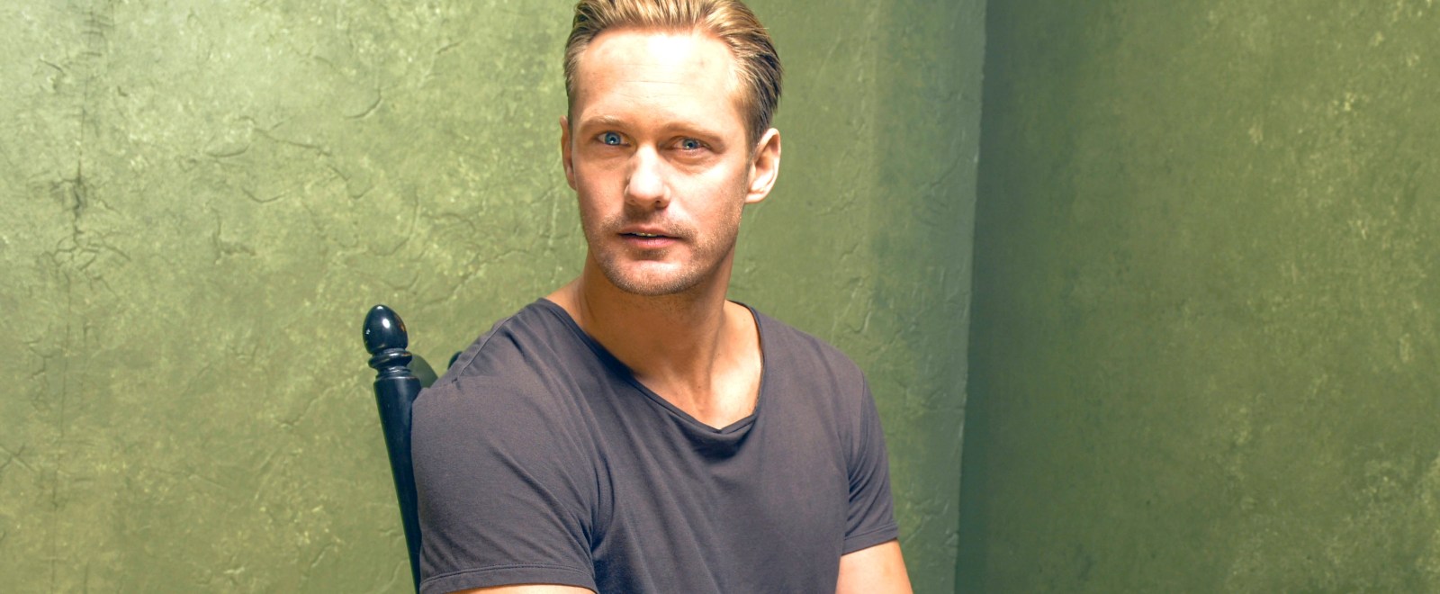 alexander-skarsgard-arms-lg