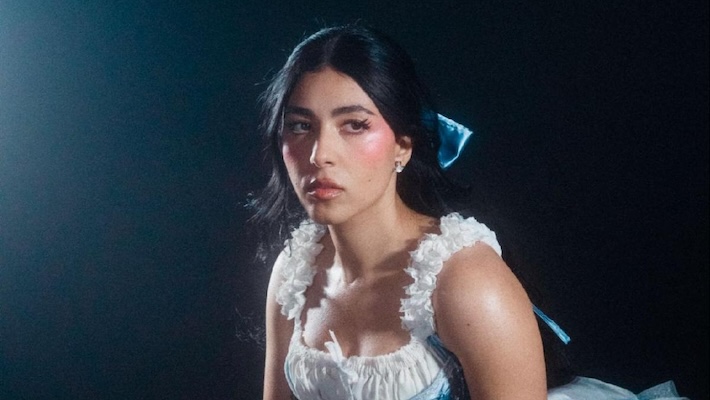 ミュージシャン pom.m JinSoul of ARTMS is performing during MBC music program 'Show