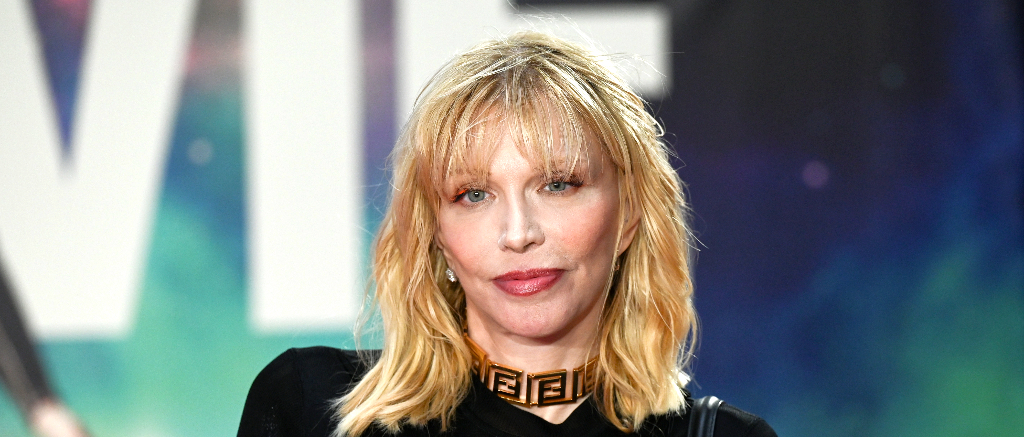 Courtney Love Moonage Daydream London Premiere 2022 (1024x437)