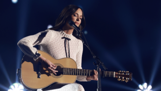 Kacey Musgraves Wows The 2024 CMA Awards Crowd With Her Lovely Performance Of ‘The Architect’