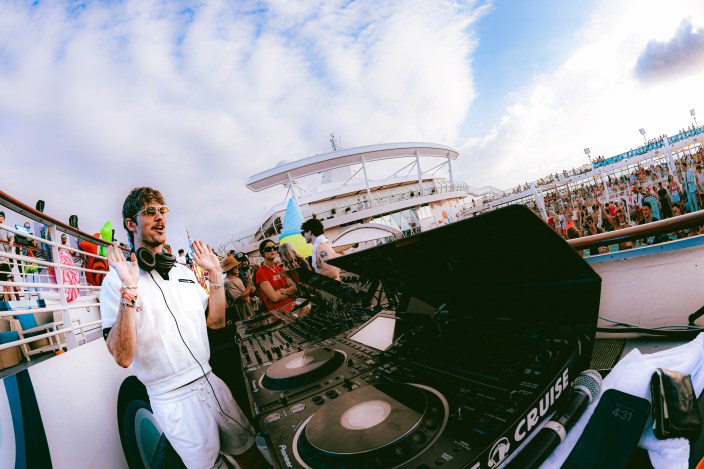 groove cruise