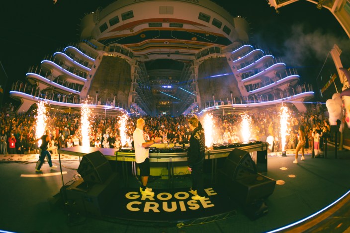 groove cruise