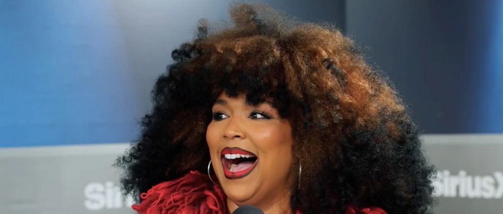 Lizzo Andy Cohen SiriusXM 2025 (1024x437)