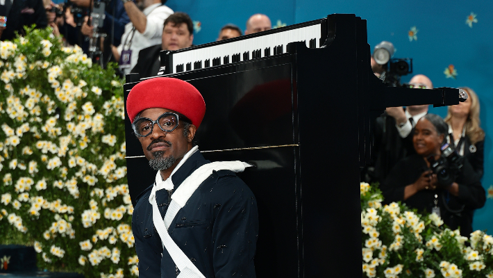André 3000’s 2025 Met Gala Piano Backpack Was His Grand Way Of Announcing EP ‘7 Piano Sketches’