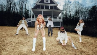 Wet Leg Deliver A One-Take Video For Their Vigorous New Single ‘CPR’