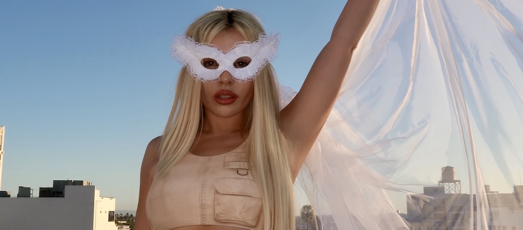 Ava Max 2025 Jade Koci top