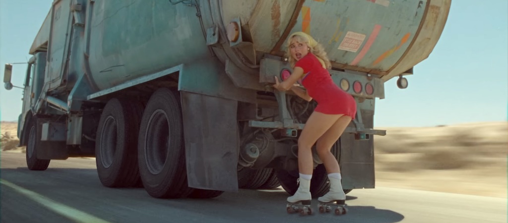 Sabrina Carpenter Manchild video top