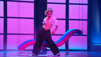 Doja Cat Recruited Kenny G For An ’80s Nostalgia-Packed MTV VMAs Performance Of ‘Jealous Type’