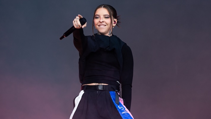 Aape ダウンラッパー着用Young Miko Young Miko: Latin Rapper Is 2023 Billboard Rookie of the Year