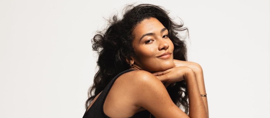 Olivia Dean 2025 Lola Mansell top