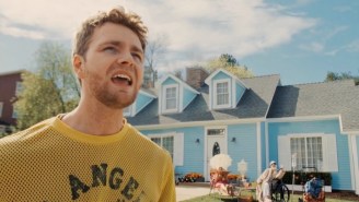 Alex Warren Has A Bonkers ‘Fever Dream’ Featuring Paris Hilton In His Chaotic New Video