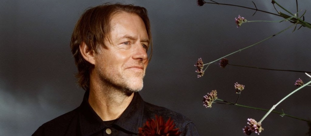 Ed O'Brien radiohead Steve Gullick top