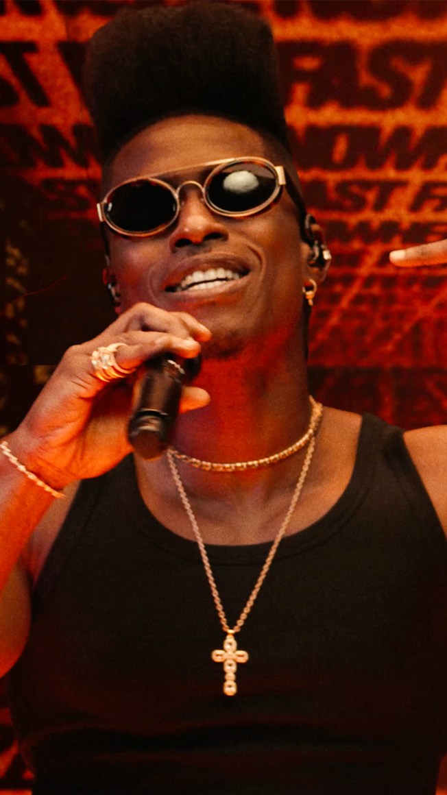 Lucky Daye Takes “Nowhere Fast” To Another Level For Uproxx Visionaries